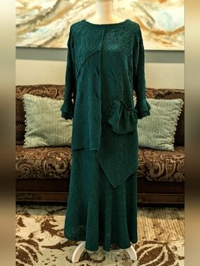 Elegant Textured Green Women's 2 piece with Layered Detail